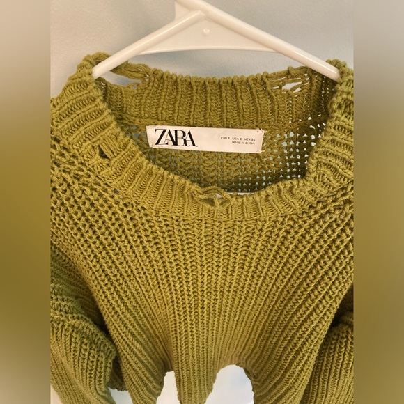 Zara Green Distressed Cropped Oversized Knit Sweater sz S - Picture 2 of 3